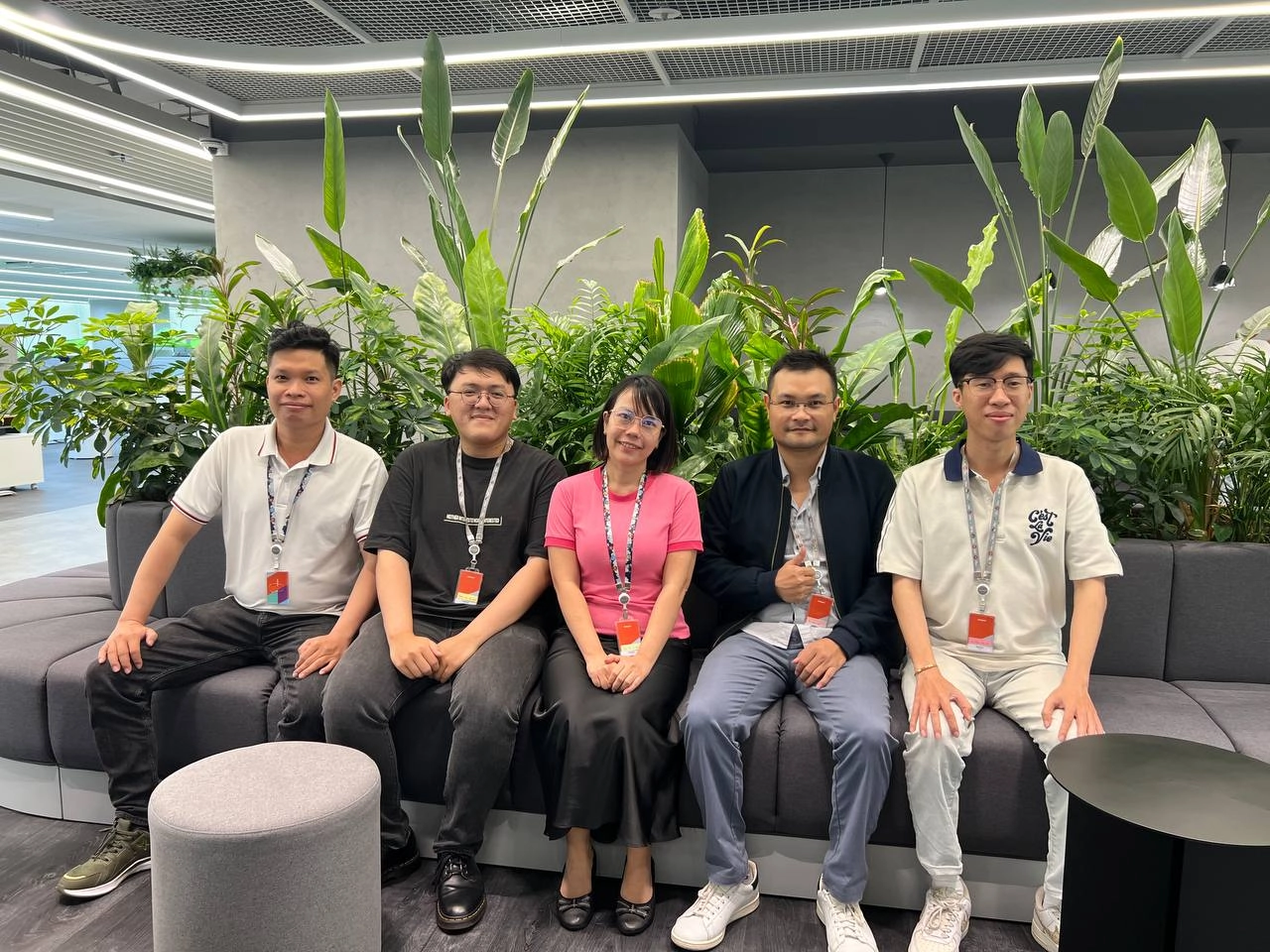 Công Tác Nước Ngoài