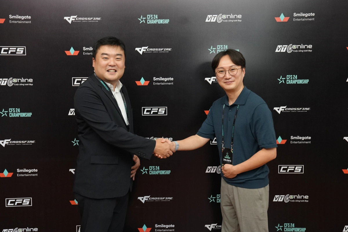 (Left) Choi Seung-jin, Director of the Korean Cultural Center in Vietnam, (Right)BRADY YEO, Director at Smilegate